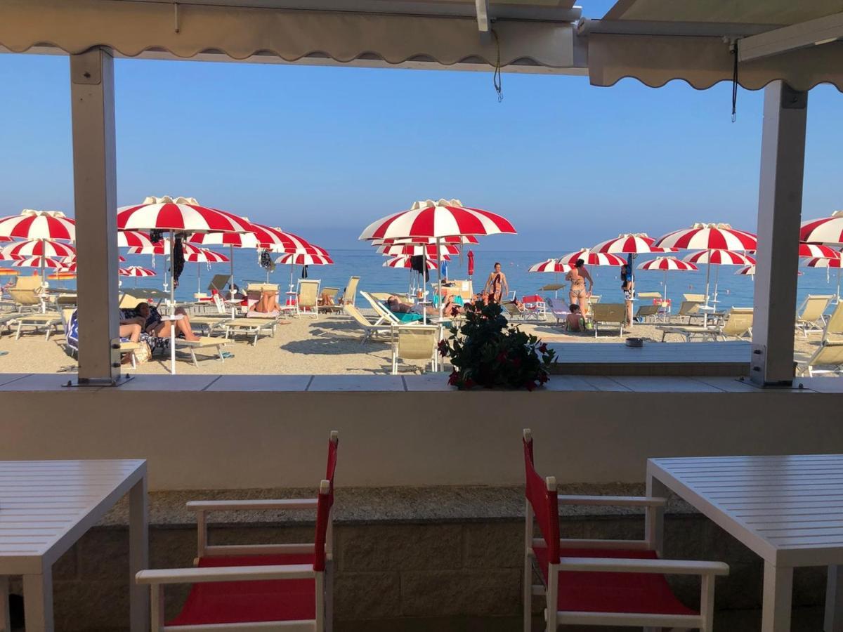 Casa Serge Vista Mare Con Ampio Terrazzo Privato Bergeggi Exteriér fotografie