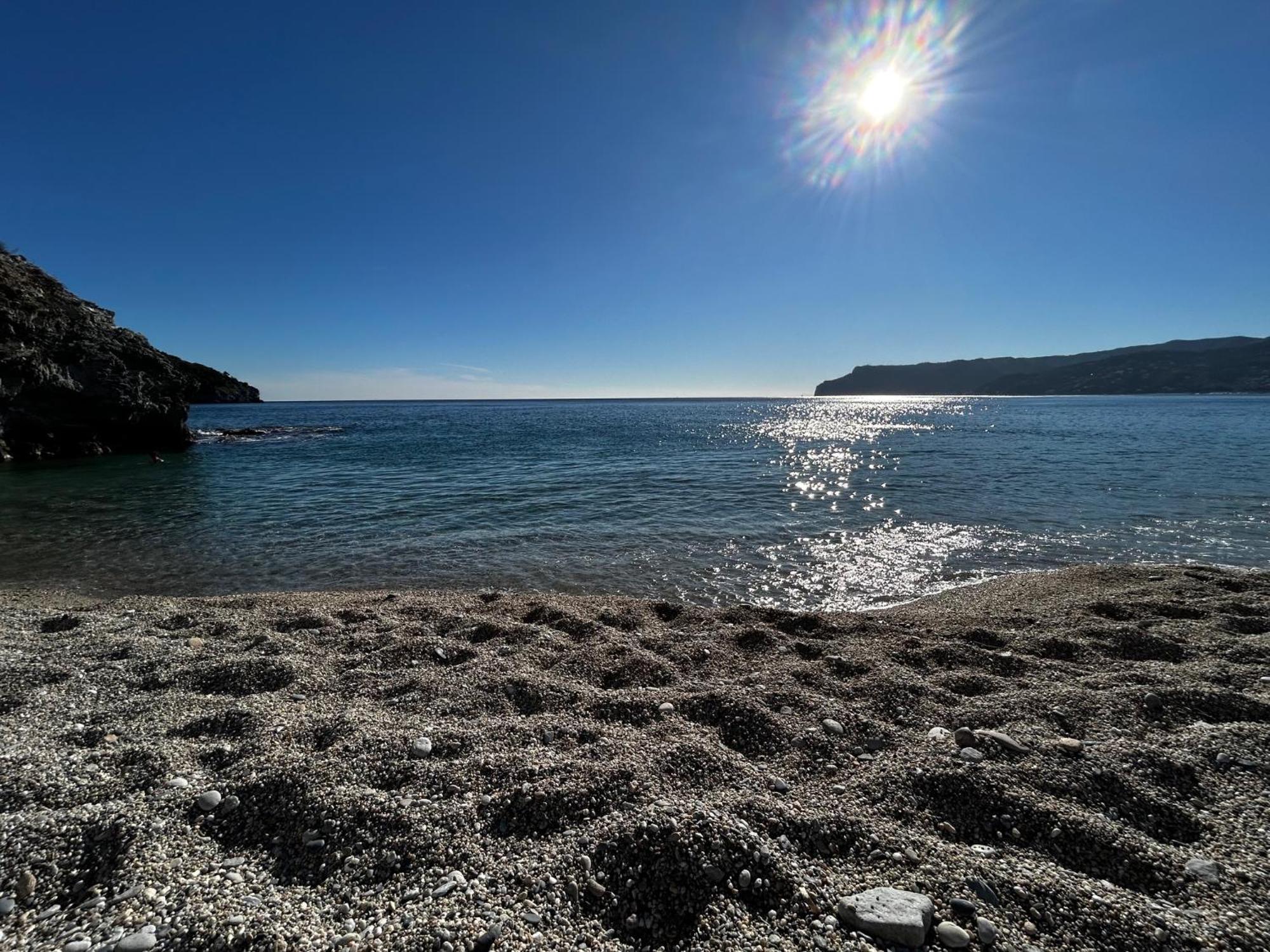 Casa Serge Vista Mare Con Ampio Terrazzo Privato Bergeggi Exteriér fotografie
