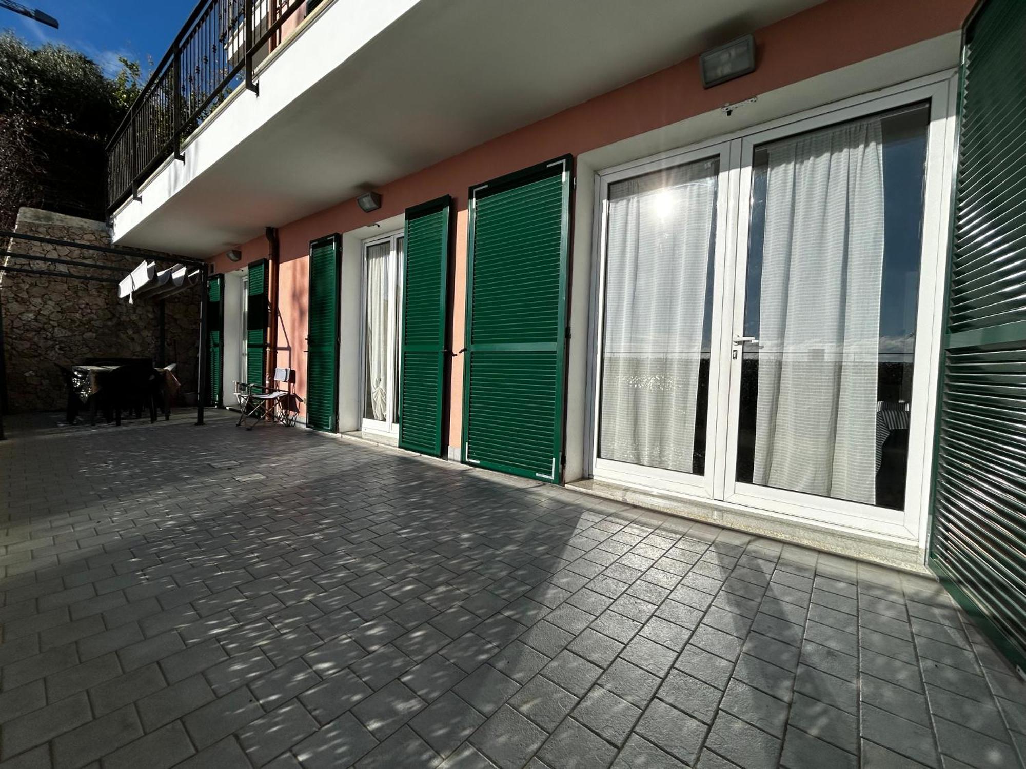 Casa Serge Vista Mare Con Ampio Terrazzo Privato Bergeggi Exteriér fotografie