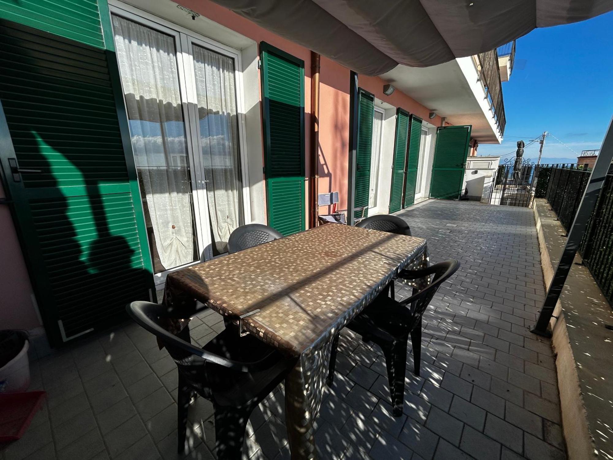 Casa Serge Vista Mare Con Ampio Terrazzo Privato Bergeggi Exteriér fotografie